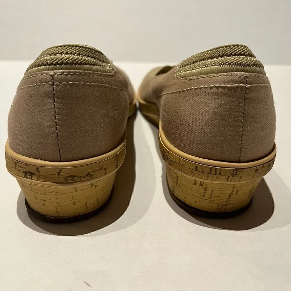 Women's Grasshoppers Light Tan Espadrilles Wedge Shoes Size 9M Cork Heels